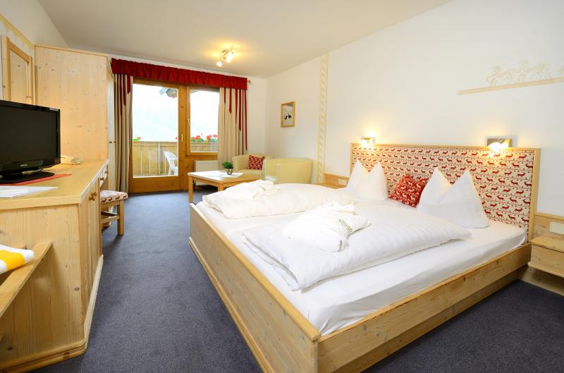 Doppelzimmer_Spitzenstein©Hotel_Pfleger.jpg