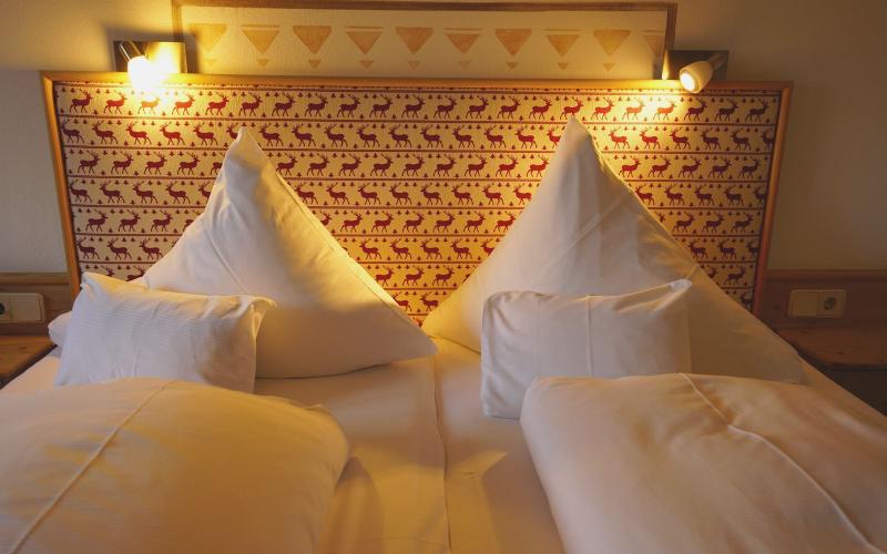 Doppelzimmer_Spitzenstein3©Hotel_Pfleger.jpg