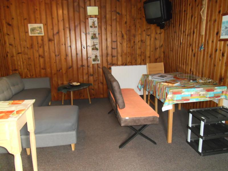 Appartement 2 Esstisch & Chouch 2020.JPG