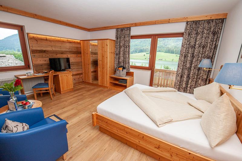 1_hotel_wiesenhof_weissensee_doppelbettzimmer.jpg