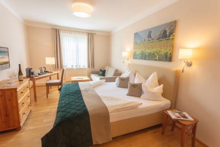 DONAUWIRT Hotel
