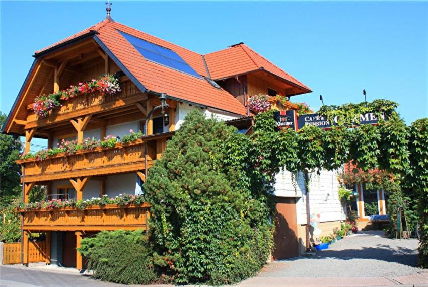 Pension Cafe Pension Familie Parzer Pension Cafe Pension Familie Parzer