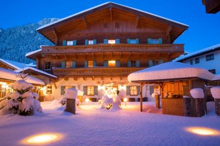 Hotel Wander und Wellnesshotel Waidringer Hof 4-Sterne-Superior · 1. Glückshotel in Tirol_winter Hotel Wander und Wellnesshotel Waidringer Hof 4-Sterne-Superior · 1. Glückshotel in Tirol_winter