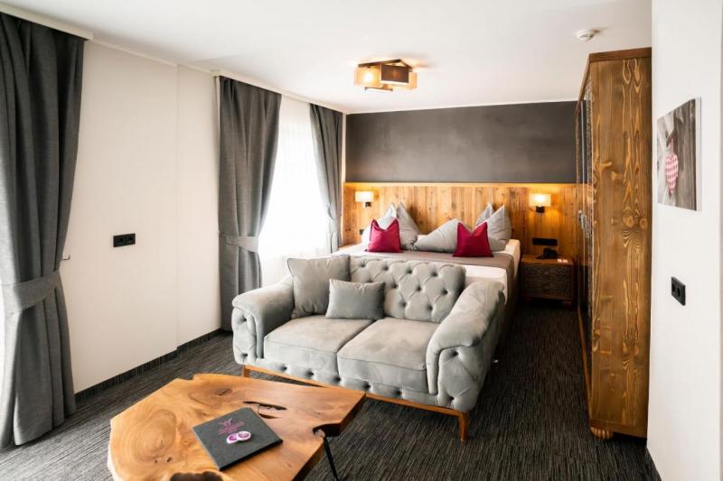 Hotel Tirol