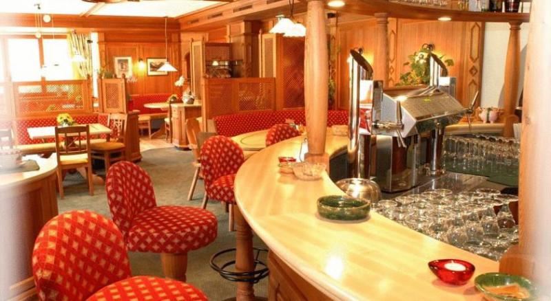 Hotel boats for rent