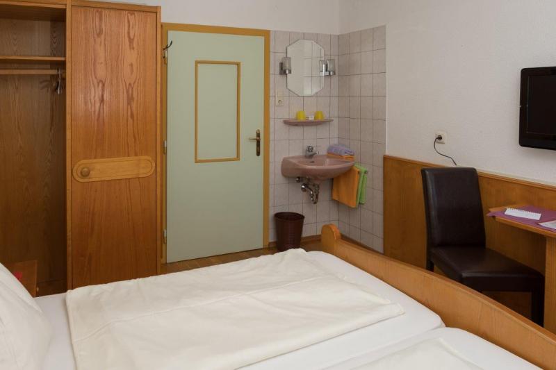 2-Bettzimmer Budget kl.jpg