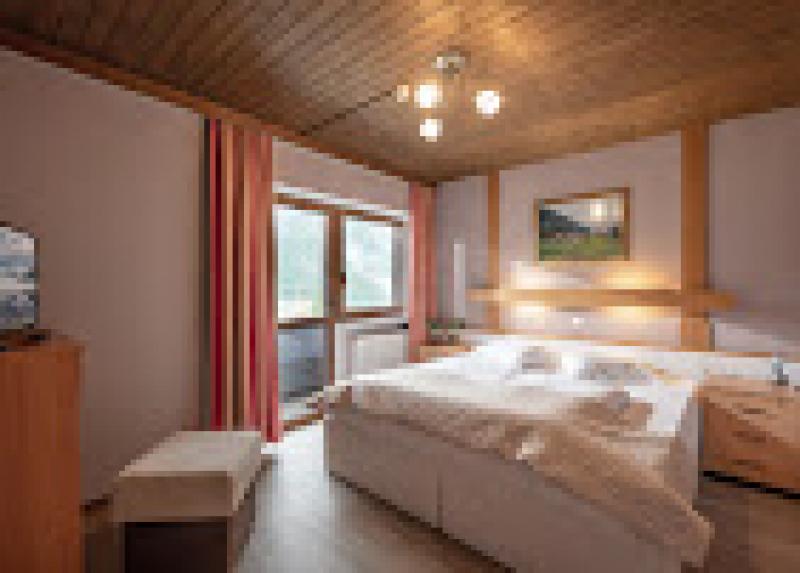 Alpenhotel_Edelweiss_Achenseestrasse_4_Maurach_Zimmer_401.JPG