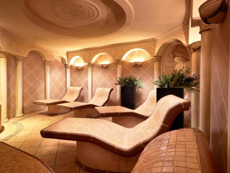 Hotel Hallenbad