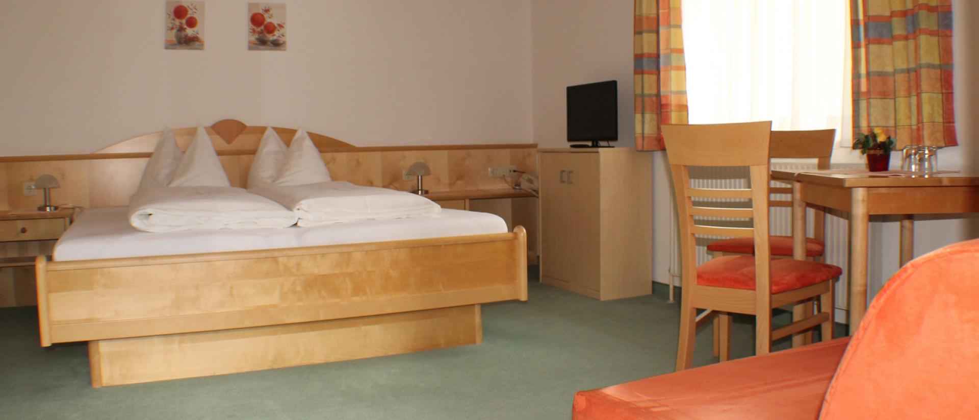 3 - Bettzimmer.jpg