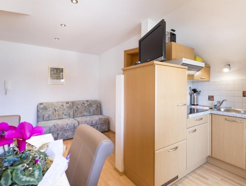 wohnkueche-essecke-appartement-1-gross.jpg