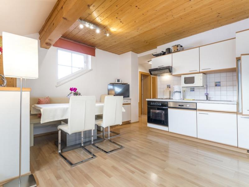 wohnkueche-essecke-appartement-2-gross.jpg
