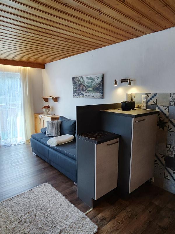 Hotel 67