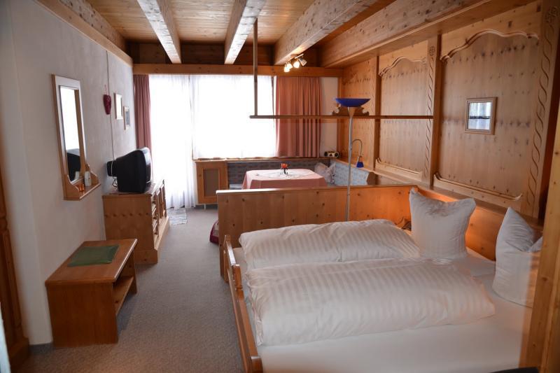 Hotel 104