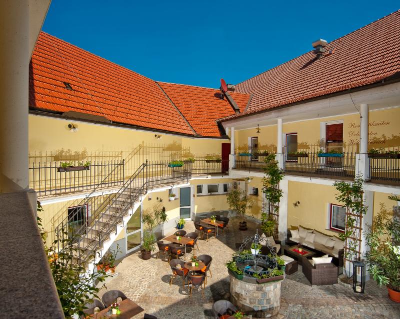 Hotel 3